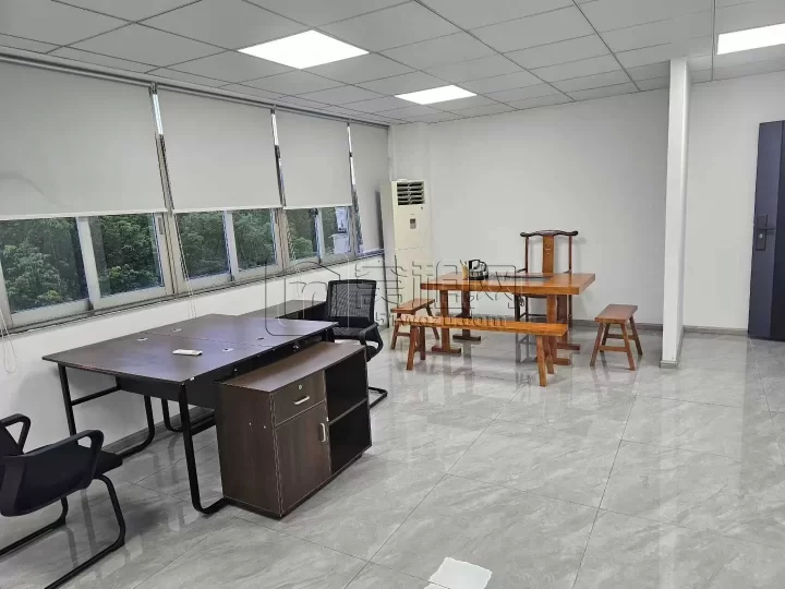宁波中宁大厦隔壁新景江大厦65平2400，全新装修带家具