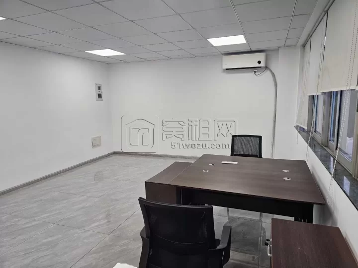 宁波中宁大厦隔壁新景江大厦65平2400，全新装修带家具