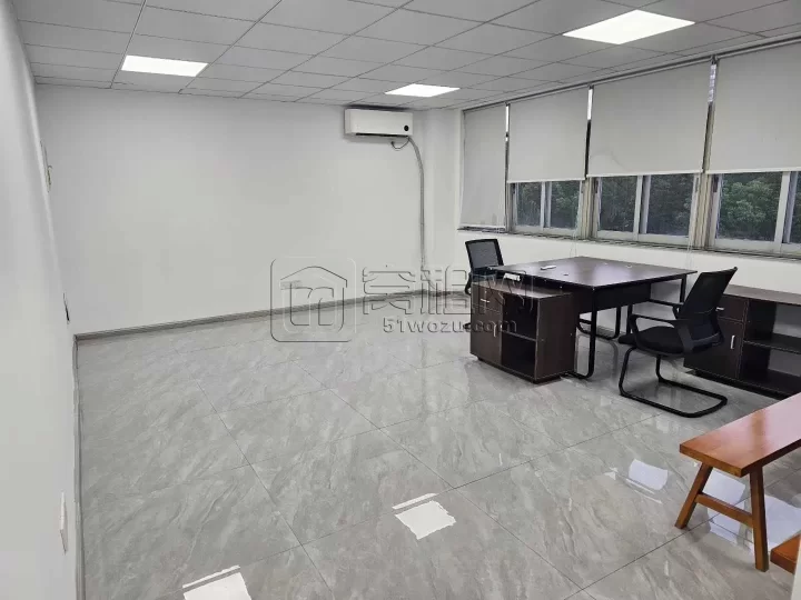 宁波中宁大厦隔壁新景江大厦65平2400，全新装修带家具
