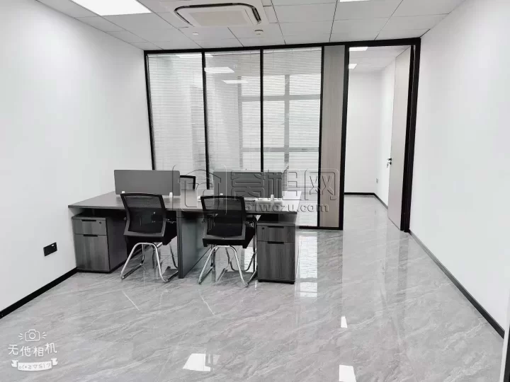 宁波前洋中策世纪博园65平方全新装修，带一个隔间带家具出租2500元/月