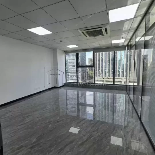 宁波雷孟德大厦220平，5隔断，东北双面落地窗，随时看房入住。