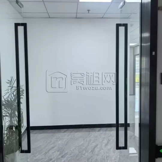 宁波雷孟德大厦220平，5隔断，东北双面落地窗，随时看房入住。