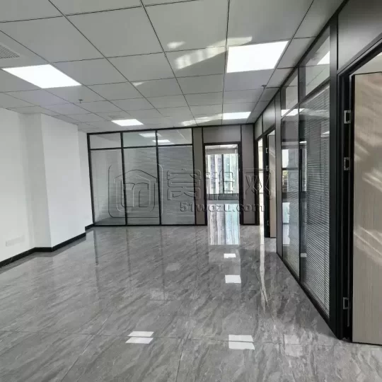 宁波雷孟德大厦220平，5隔断，东北双面落地窗，随时看房入住。