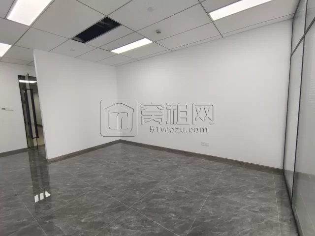 汇鼎大厦81.3平 一隔间办公室出租