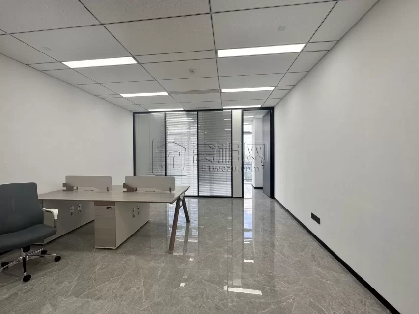 南部商务区附近中国铁建大厦78平4100元出租