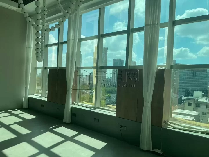 天一广场世贸中心大厦180+180平复式loft招租，朝南，全景落地窗