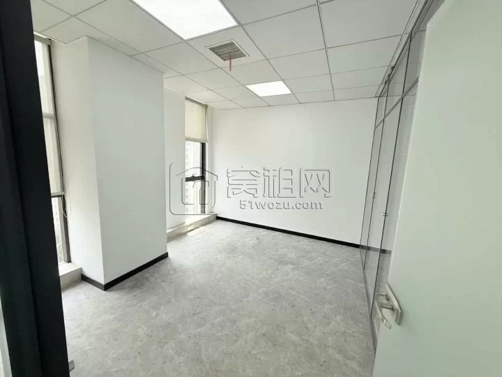 宁波高新区波波城附近联安明新大厦出租205 平单价1.5 元含税，东北边套电梯口