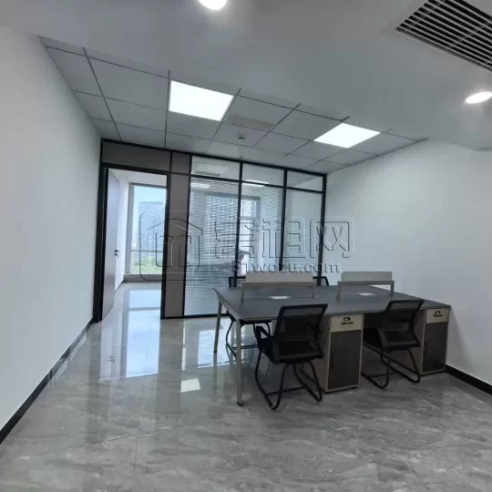 鄞州商会大厦南面新洲银座70平，全新装修，家具都已经配好，拎包入住