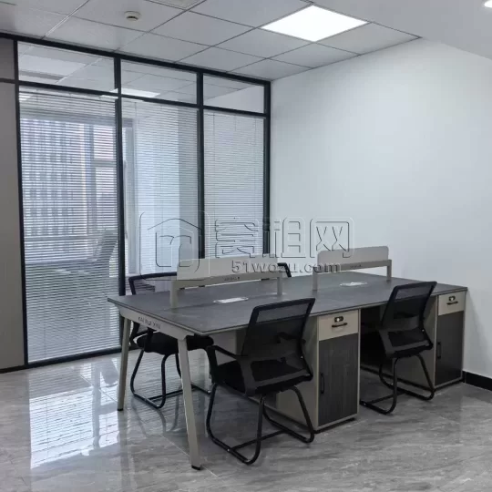 鄞州商会大厦南面新洲银座70平，全新装修，家具都已经配好，拎包入住