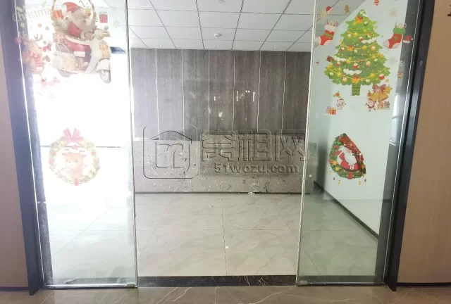 浙江创新中心459平东南朝向带阳台 超大董事长办公室带独立卫生间加淋浴