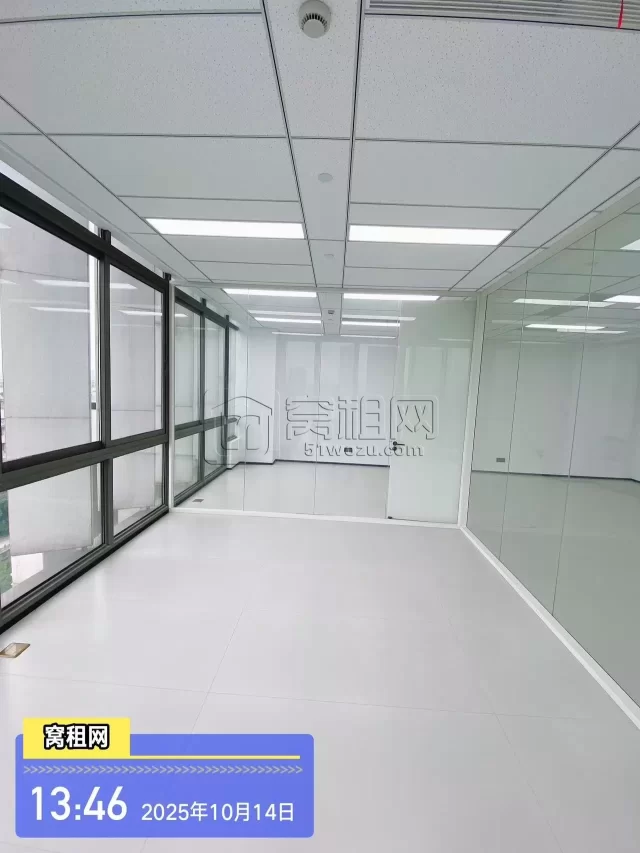翠柏路地铁口BOBO大厦147平米精装修办公室出租东南朝向