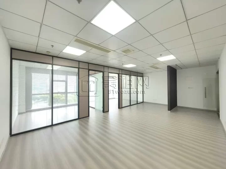 地铁6号线上盖 科技广场120㎡租金:4700元/月带整套家具