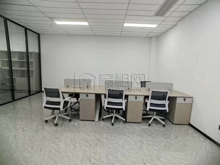 高新区高端楼盘外经合作大厦，面积126平带家具出租