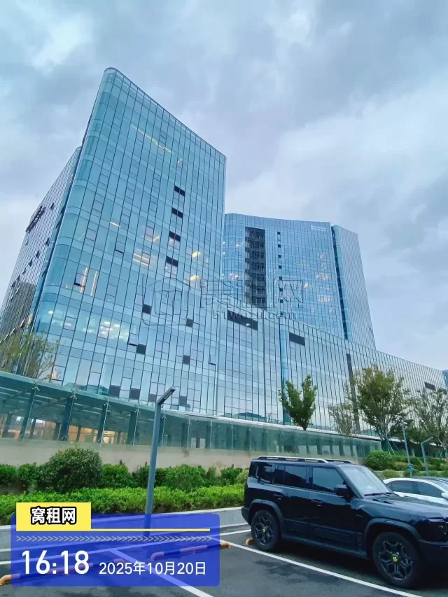 东部新城华骏中心停车包月多少？