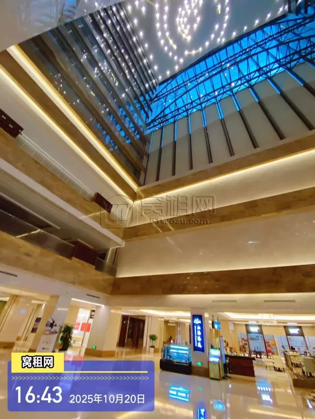 东部南苑环球酒店商务楼停车包月收费多少？