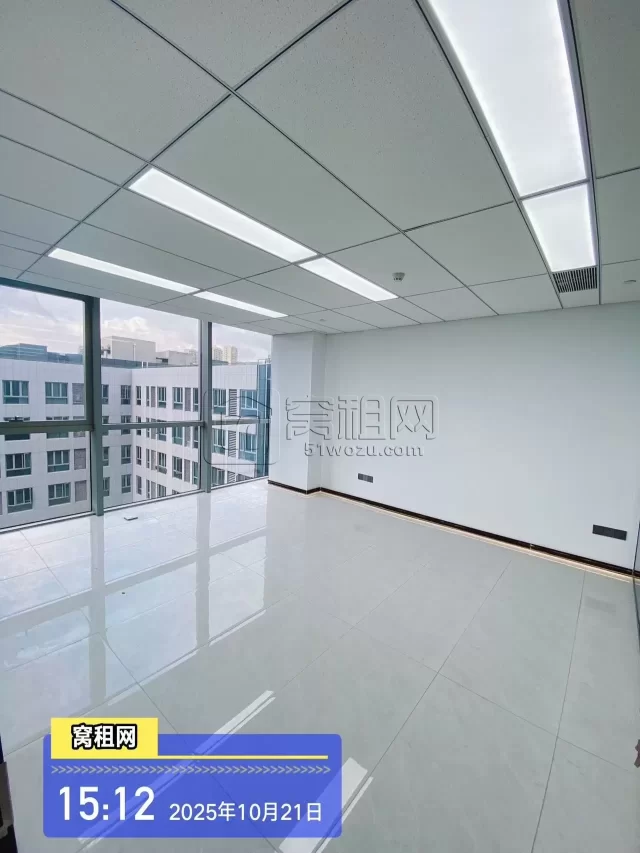 江北星湖中心27号楼6楼电梯口房东直租面积218平米