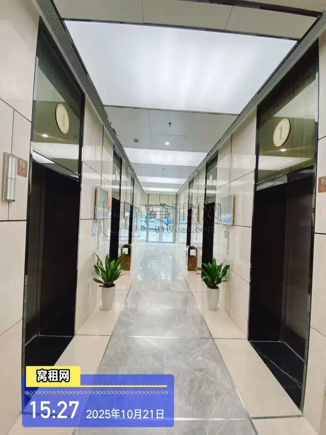 世贸日湖中心(图13) 世贸日湖中心(图13)