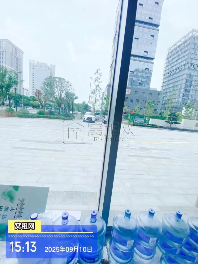 南部商务区3期百纳三禾大厦停车收费多少？