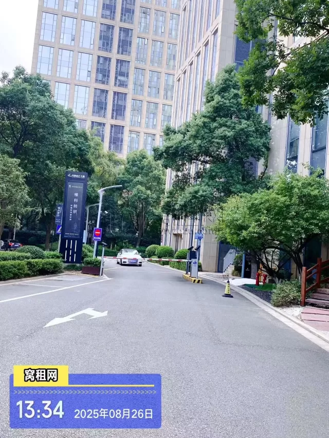 宁波华侨豪生酒店对面维科月湖金汇大厦停车收费