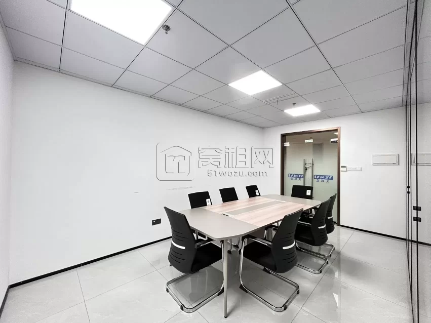 高新区迪信通2号楼面积：112平，西南朝向，价格：4950/月、