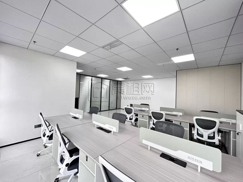 高新区迪信通2号楼面积：112平，西南朝向，价格：4950/月、