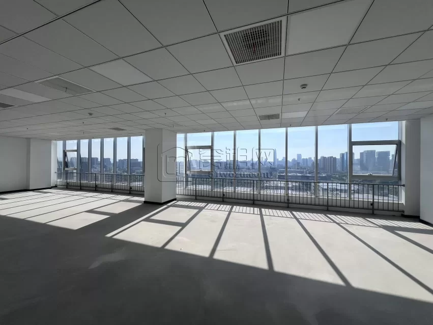 AUX奥创中心146.8平租金：1.31元/天/平米