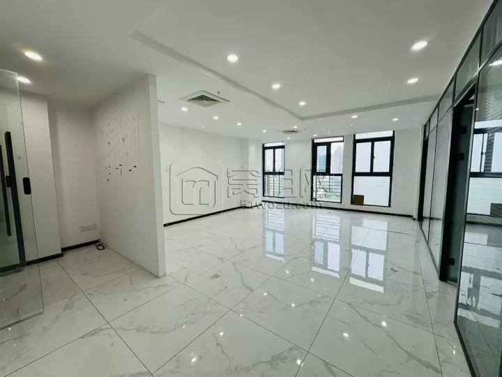 出租：高新区翡翠湾华伟大厦115平  2个隔间，单价1元/平/天