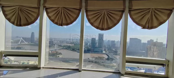 海曙区天一广场旋转餐厅楼下办公室出租75平米月租金3000元/月