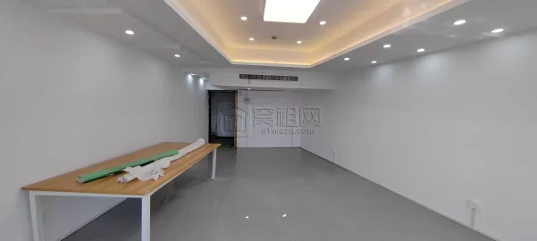 海曙区天一广场旋转餐厅楼下办公室出租75平米月租金3000元/月