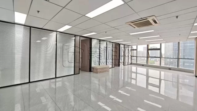 南部商务区豪如大厦隔壁地铁口国骅大厦约 275 m²里面3 隔间，朝西南办公室出租13000元/月带一个车位