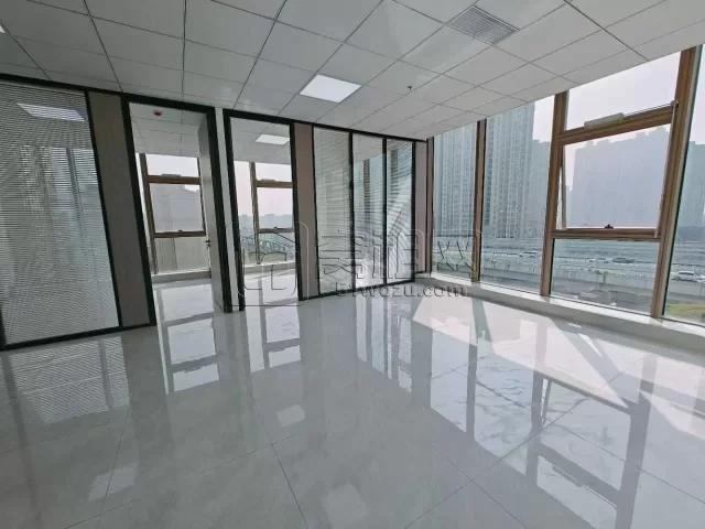 潘火宜家旁 乐橙荟，113平，5500每月，东南朝向