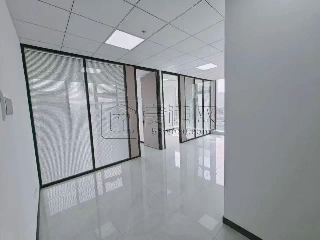 潘火宜家旁 乐橙荟，113平，5500每月，东南朝向