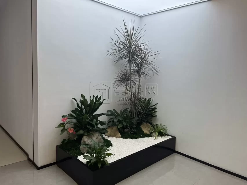 东部新城民安东路地铁口写字楼出租48平带家具特价2588