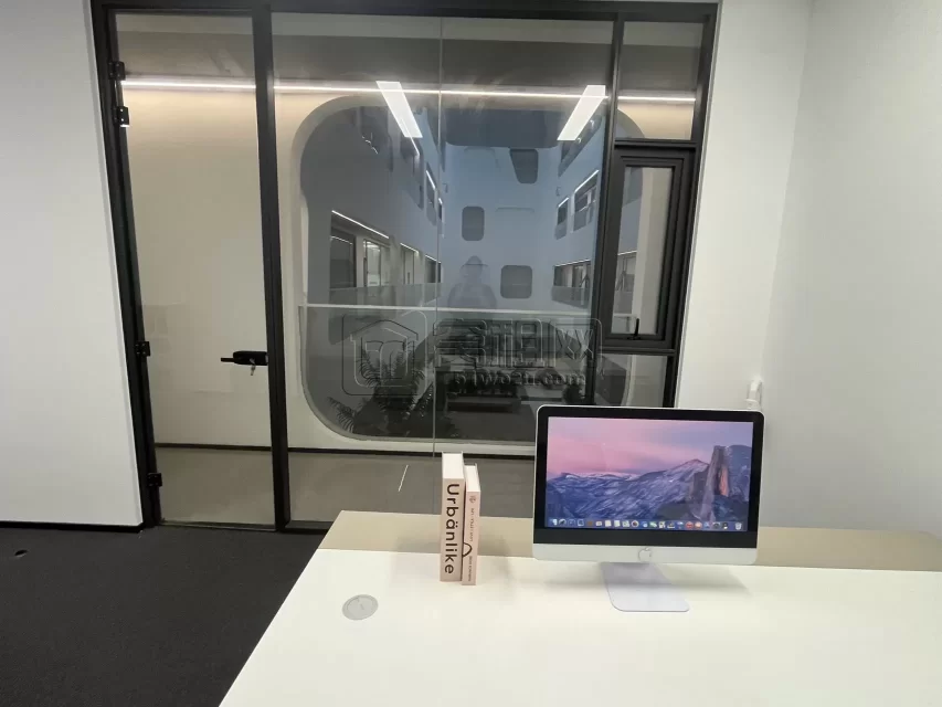 东部新城民安东路地铁口写字楼出租48平带家具特价2588