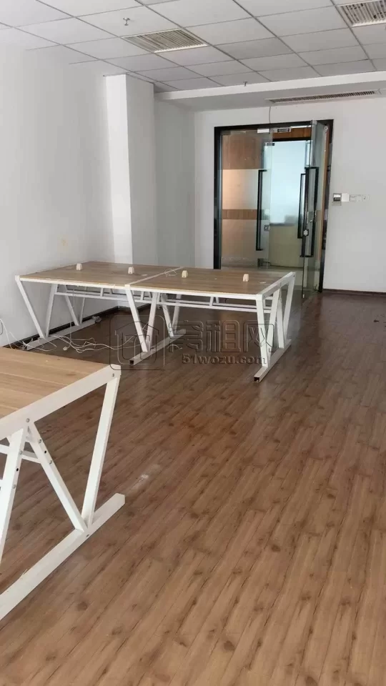 鄞州开元酒店对面天润大厦80平办公室出租