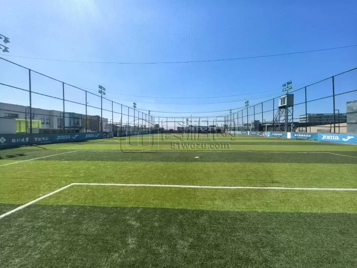 宁波集士港写字楼出租城西新天地1600平实用4000平，折算单价0.68元