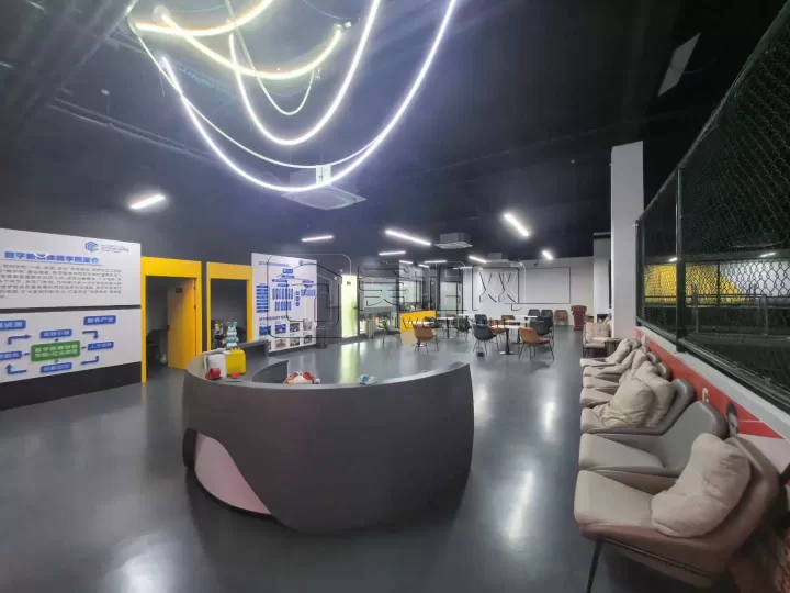 宁波集士港写字楼出租城西新天地1600平实用4000平，折算单价0.68元