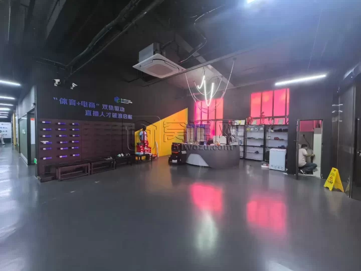 宁波集士港写字楼出租城西新天地1600平实用4000平，折算单价0.68元