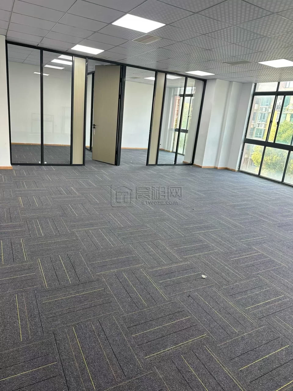 宁波海曙区集士港森祥大厦写字楼出租120平、带俩隔间