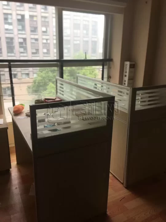 客运中心地铁口，泛亚国际复式110平，办公，家居，两不误，商住两用，可以注册