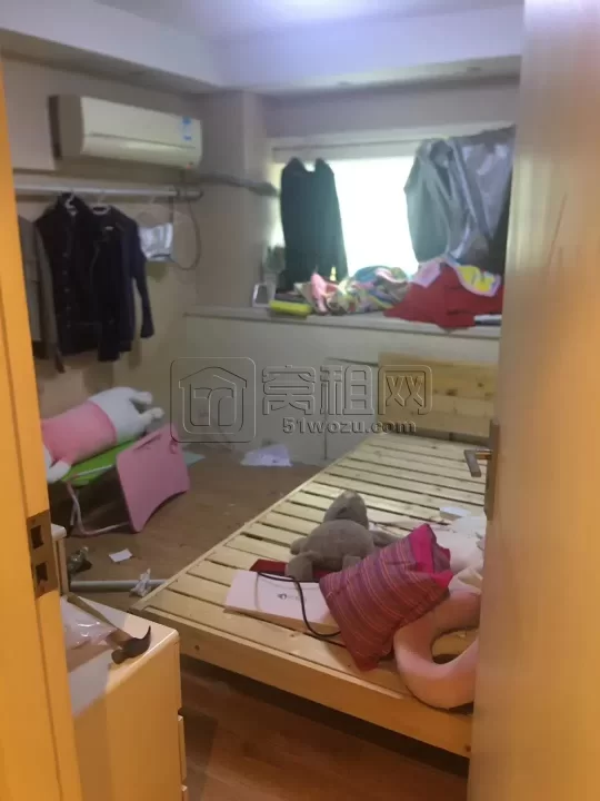 客运中心地铁口，泛亚国际复式110平，办公，家居，两不误，商住两用，可以注册