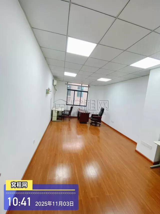 集士港奥特莱斯隔壁天一大楼办公室55平米1200元出租