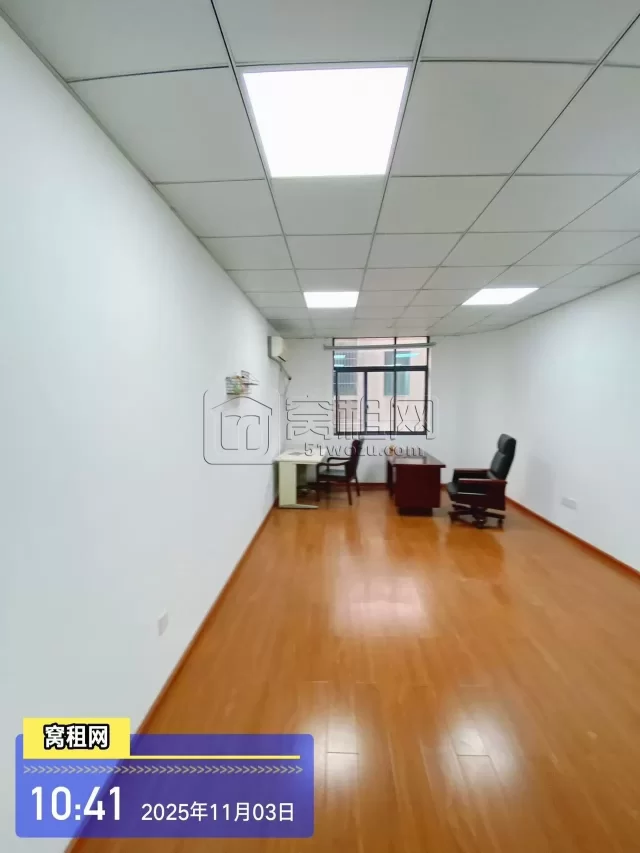 集士港奥特莱斯隔壁天一大楼办公室55平米1200元出租