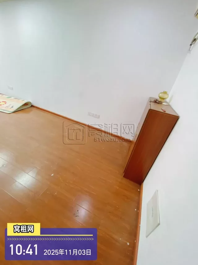 宁波奥特莱斯广场50米天一大楼58平米写字楼租赁1250元/月