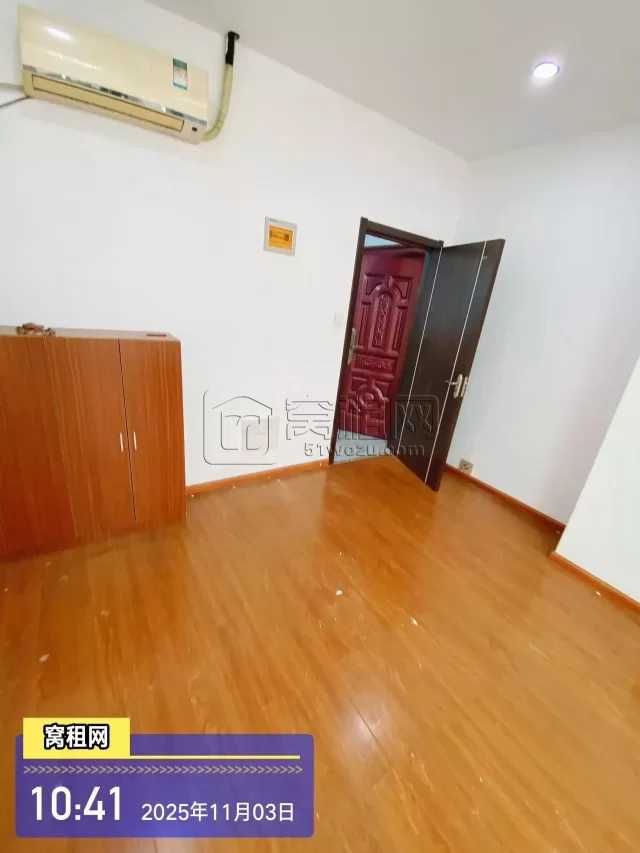 宁波奥特莱斯广场50米天一大楼58平米写字楼租赁1250元/月