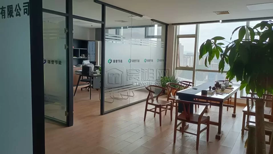 明州商务楼95平方朝南，两个小隔间，可带家具，3500元/月，招租