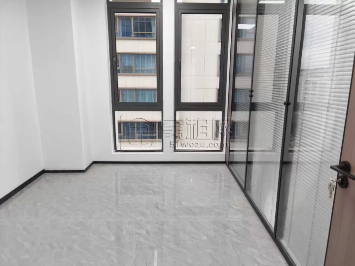 江北庄桥宝龙广场旁金麟府155平稀缺户型东南双面采光，5500每月