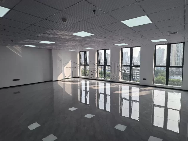 上海银行大厦168平米办公室出租6700元/月