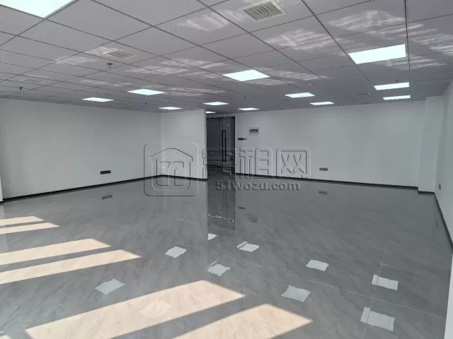 上海银行大厦168平米办公室出租6700元/月