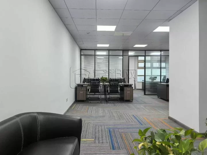 红巨大厦，162平，2个隔间，带全套家具，拎包办公